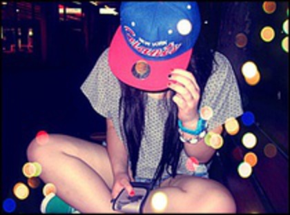 82213878_BNCZHDQ - Artistic girls