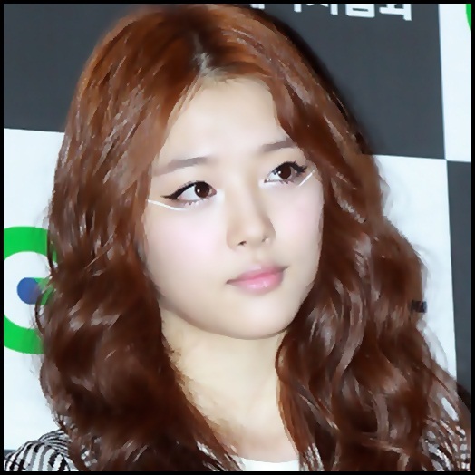 - Eu..am venit pt ziua lui Ren..:P heii :))