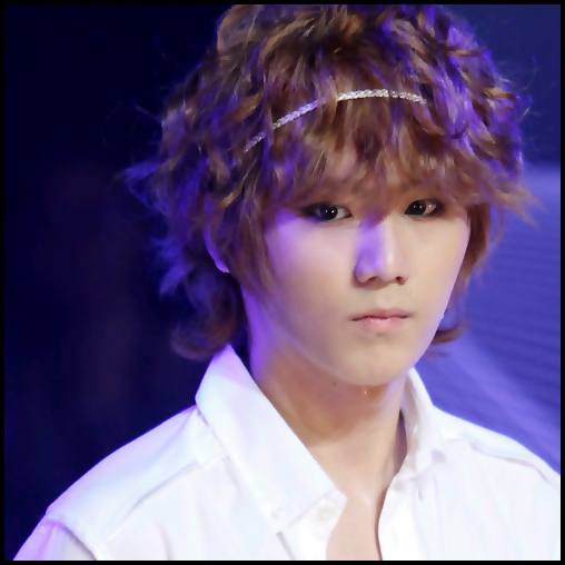 ~ [coboara] Yoseob ... Stii cumva ce am facut cu ... chestia aia maro? :|