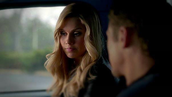 dooar eu ... [ butonand telefonu` ]