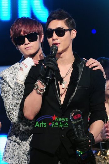  - Kim hyun joong and Heo young saeng