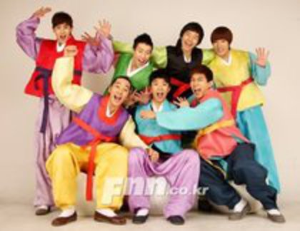 2pm - coreeni vedete in hanbok