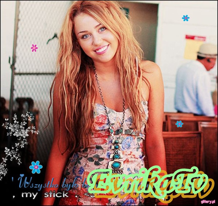 - stai sa aprind o lumina sa te vad mai bine <3