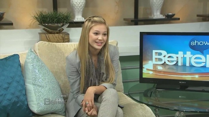 Saying Hello To Olivia Holt 425 Saying Hello To Olivia Holt 425