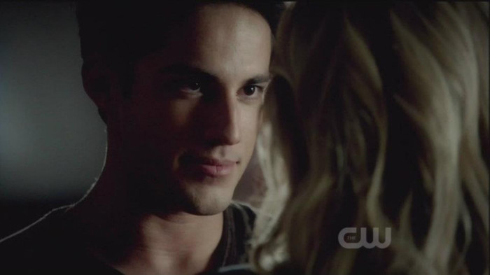 ;→ exitha un singuru lukru pe care eu vreau sa`l crezy shy sa nu te`ndoiesty never de astha....