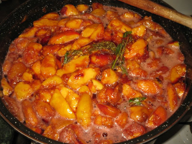 Gem de piersici,vin rosu si enta,iulie2012. - Diverse borcaneli