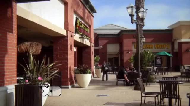 [HQ] Kickin' It - Milton and Kim Kiss (Kickin' It __ Rowdy Rudy) 0011