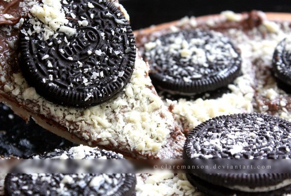 oreo_pizza_slice_by_claremanson-d4vzsji