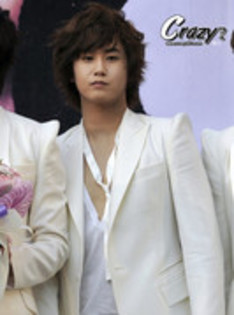 salut eu sunt sam tu?