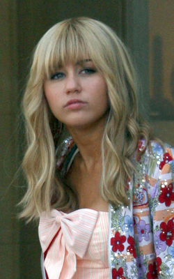 normal_9 - On Set of the Hannah Montana Movie in Beverly Hills 2008