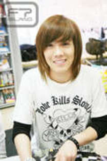  - Lee Hong Ki zambind