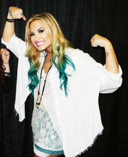 Demi (15) - DDL