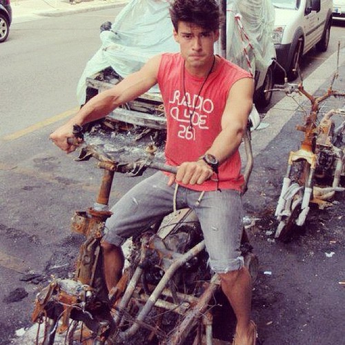 7af7412e948811e1b9f1123138140926_7_large