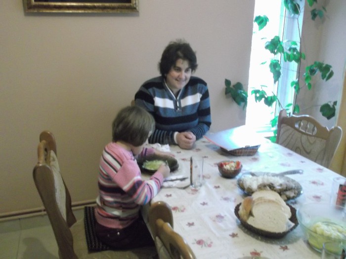 AMFITRIOANA ASTEAPTA MULTUMIRI