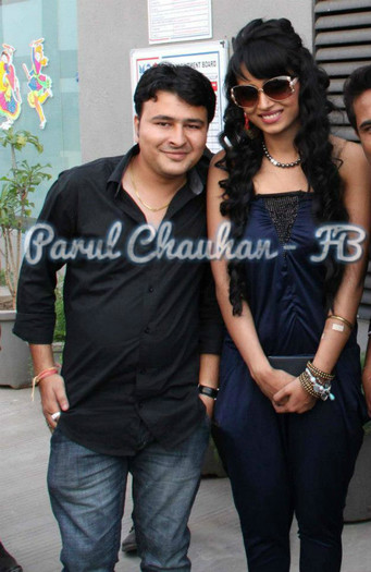 36549_395560237180568_2116427121_n - PARUL CHAUHAN NEW