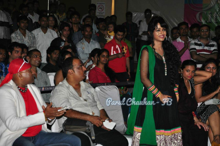 292868_393523417384250_1264203167_n - PARUL CHAUHAN NEW