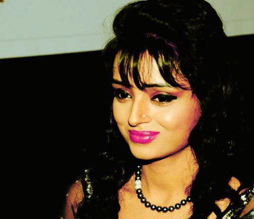 317796_395544953848763_982602034_n - PARUL CHAUHAN NEW