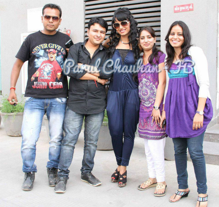 530662_395560190513906_645534094_n - PARUL CHAUHAN NEW