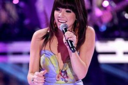 Carly-Rae-Jepsen-canta-Call-Me-Maybe-la-Teen-Choice-Awards-video