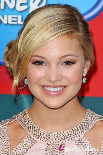 holt1o912 - OLIVIA HOLT