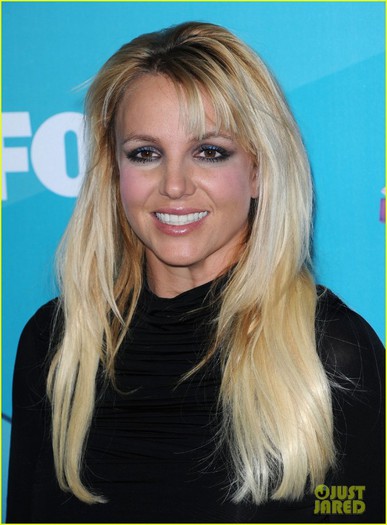 britney-spears-demi-lovato-x-factor-finalists-party-04