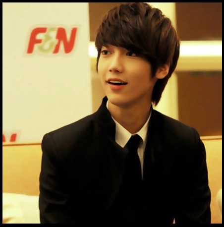 ☺ Pai .. :l M-am certat cu aia din trupa :( :l