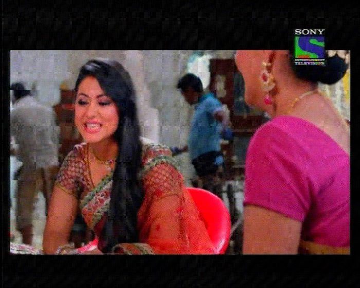 313480_230422390352502_642911856_n - Hina Khan new 2