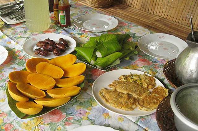 16 Filipino Breakfast - MICUL DEJUN IN LUME