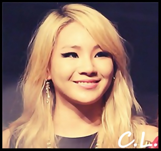 x. *intra in casa* ah..hello..yaa,iar tu? :-w :))*4 Pika*