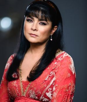 Victoria Ruffo-Macarena Espinoza de los Monteros