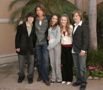normal_13 - Stars of Disney Channel s Hannah Montana Meet The Press 2006