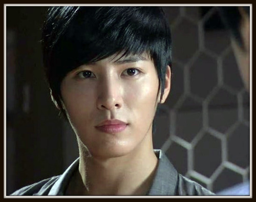 Ce sa fac,daca nu stiam ce are in geanta o femeie.