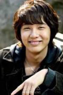 in sfarsit ai venit adi ea cine este?