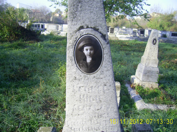 PIC_0050 - Cimitirul evreiesc de rit sefard