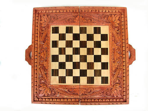 Sah indonezian sculptat in lemn exotic = 425 de lei