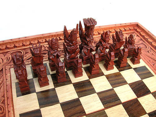 Sah indonezian sculptat in lemn exotic = 425 de lei