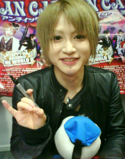 302928_266309693402281_737217150_n