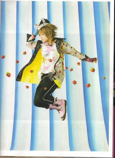 308103_266307943402456_1416863874_n