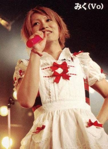 312016_266309286735655_1364079829_n