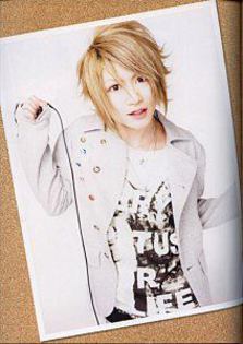 319568_266308350069082_927879376_n