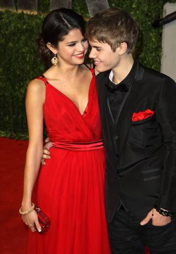 Ce bine sper sa fie si adevarata stirea!!!! - Selena Gomez Si Justin Bieber S-au Impacat