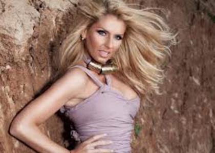 images - Andreea Banica