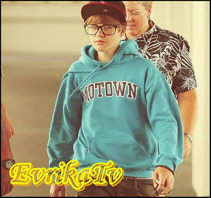 CE??:@:@ *impinge ca animalu de usa=)))* USA PANA_RAMA DESCHIDETE:@