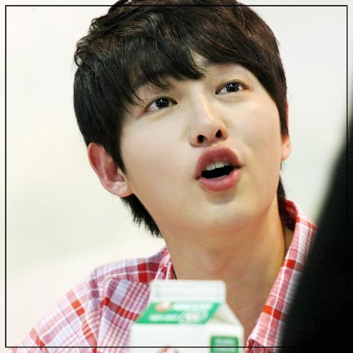 ;- Ooo..lume noua..salut Jae.:))..noo.:|.:))