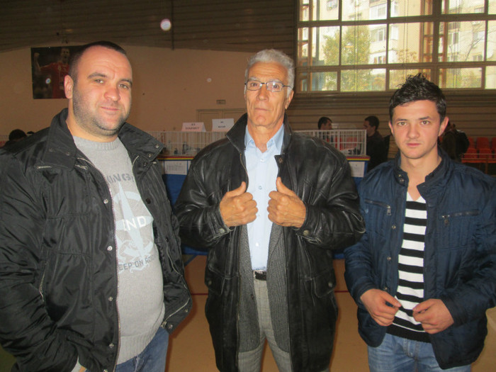 peia marius & iordache lucian & catalin gheorghe BGS - prieteni columbofili -foto 2012