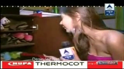 00_04_45 - sara khan21