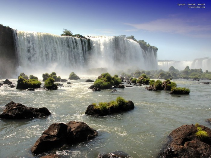 waterfall_desktop_background-1600x1200