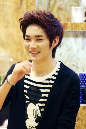 Uffff....ce ne`a m`ai bagat Even..:-w