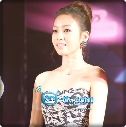 xD ... [ incepe sa manance ] .. Hmm .. E buna :x