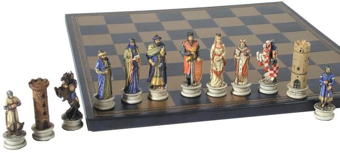 6. Set piese de sah Cavalerii Diminetii = 625 de lei